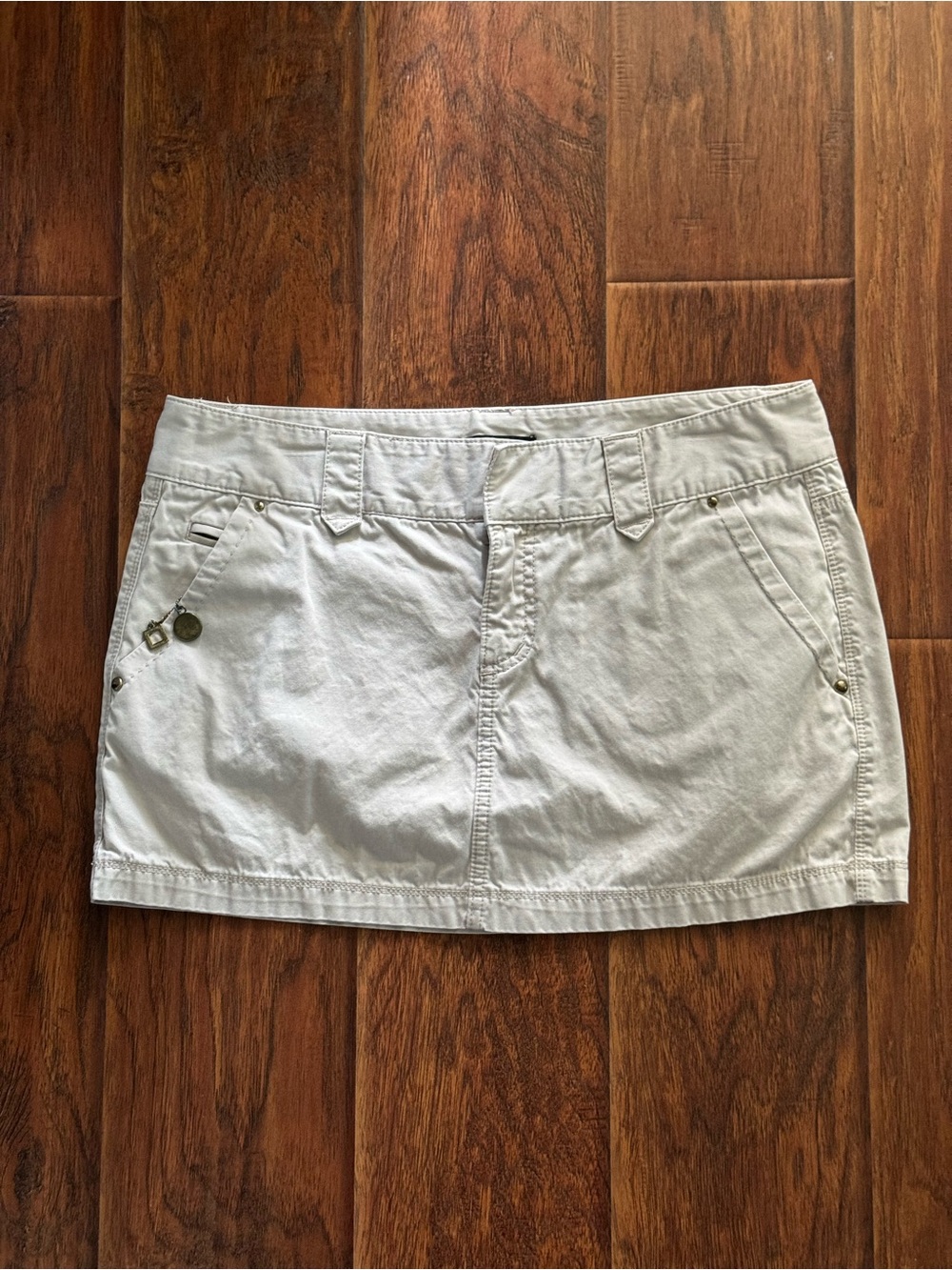 (415) Express Mini Skort with Front Pockets and Button Accents